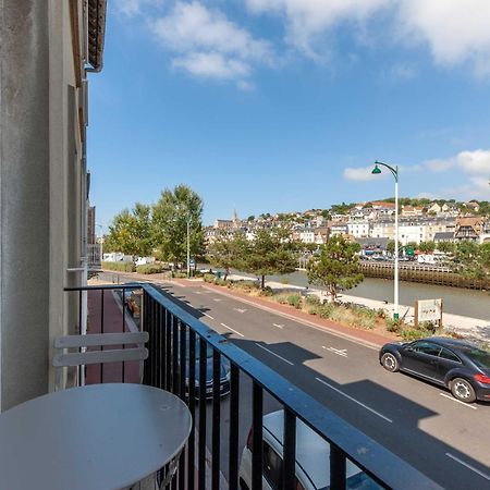 Studio Sleeps 4 With Terrace, 500M Place Morny Deauville Exteriör bild