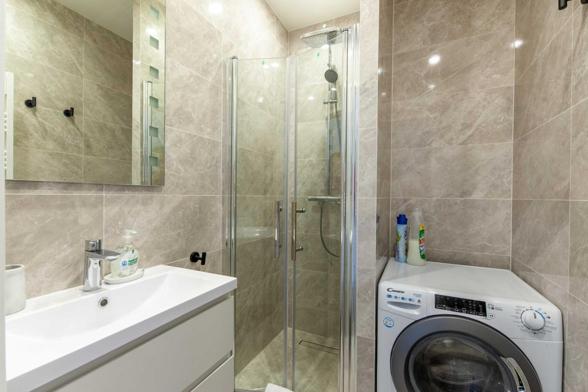 Studio Sleeps 4 With Terrace, 500M Place Morny Deauville Exteriör bild