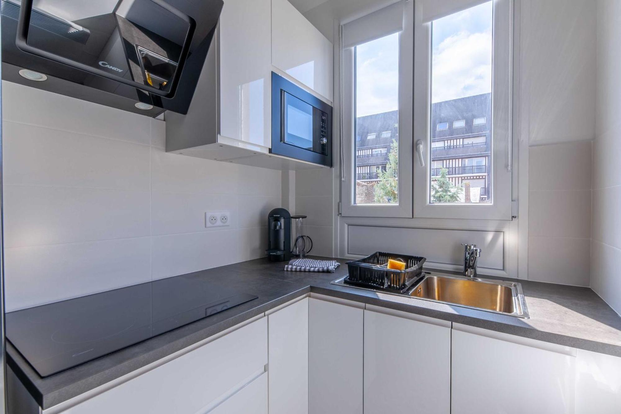 Studio Sleeps 4 With Terrace, 500M Place Morny Deauville Exteriör bild