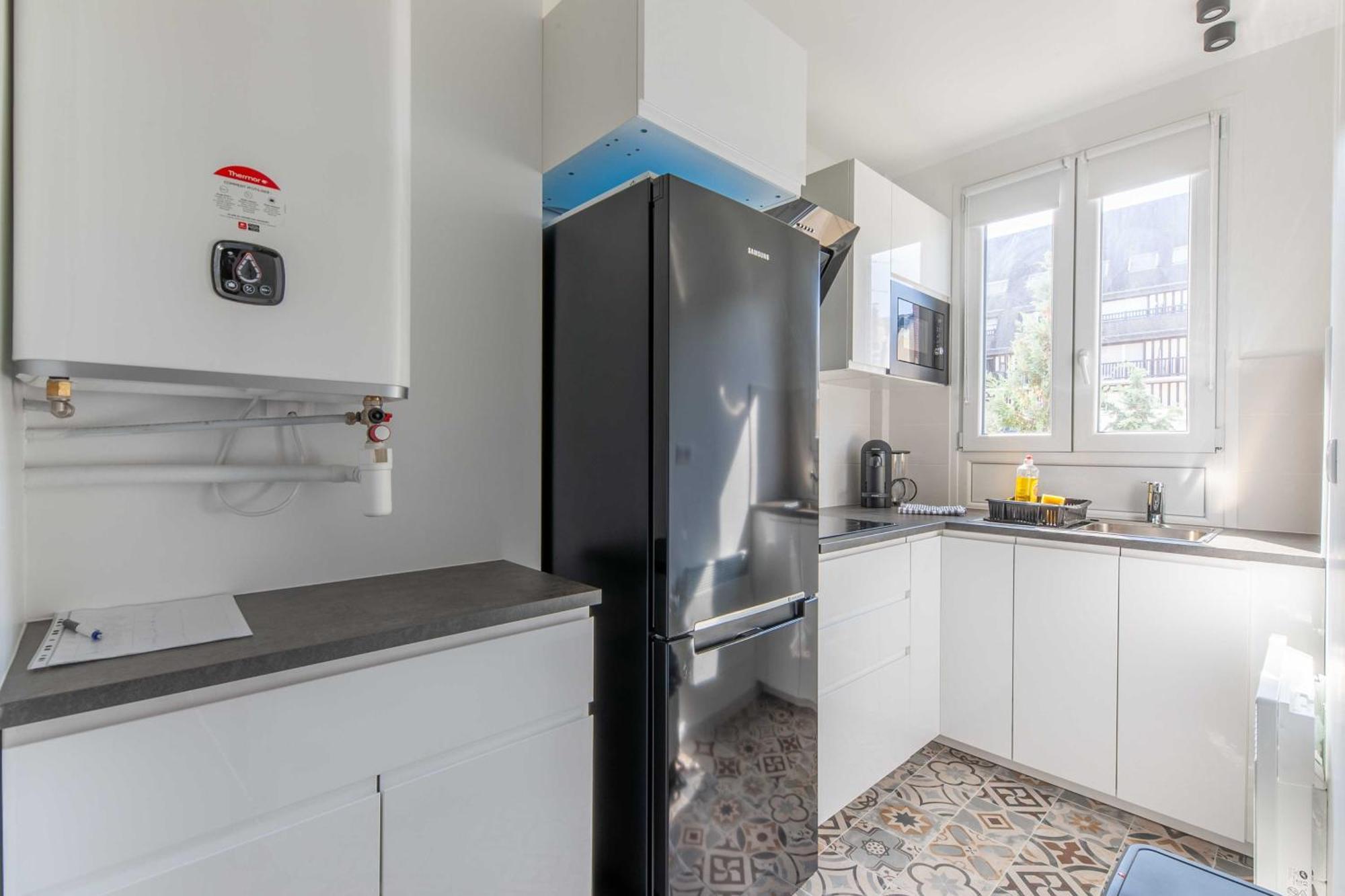 Studio Sleeps 4 With Terrace, 500M Place Morny Deauville Exteriör bild